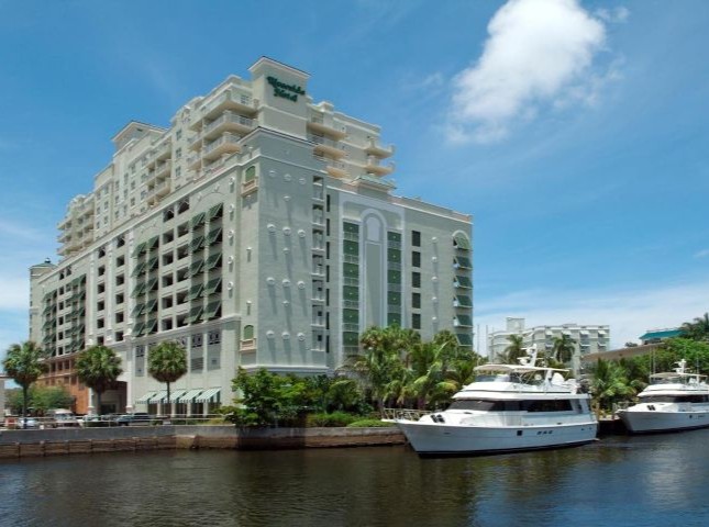 Shopping Hotels | Riverside Hotel 2 645 480 Riverside Hotel