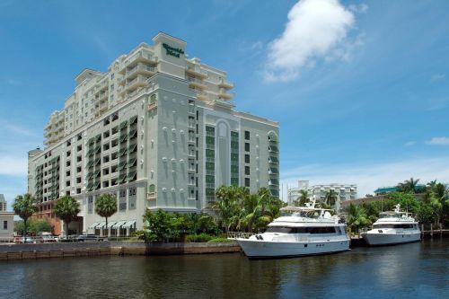 Riverside Hotel 