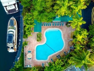 Riverside Hotel Pool 