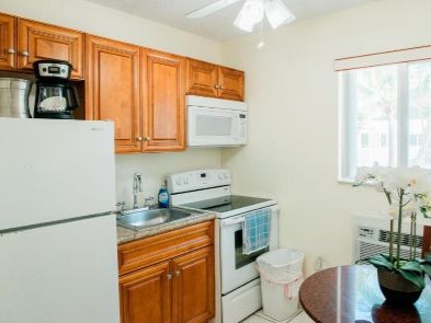 Shore Haven Kitchenette 