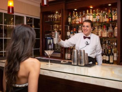 Pillars Hotel And Club Bar